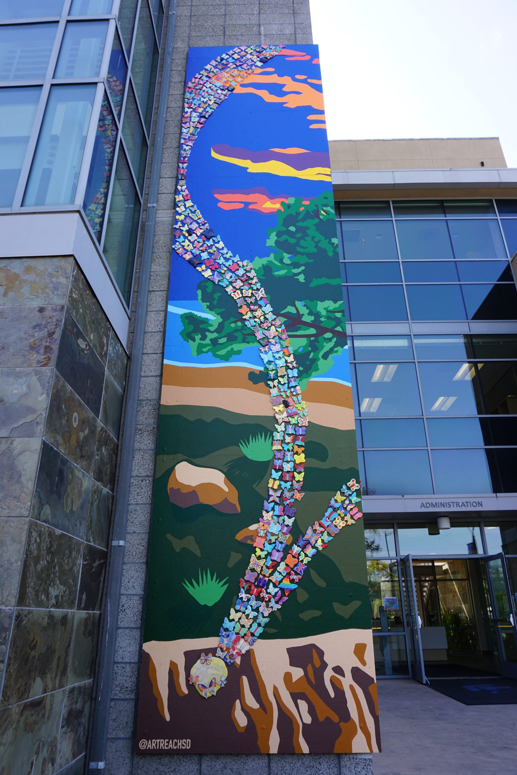 11 -Side_wall_looking_up