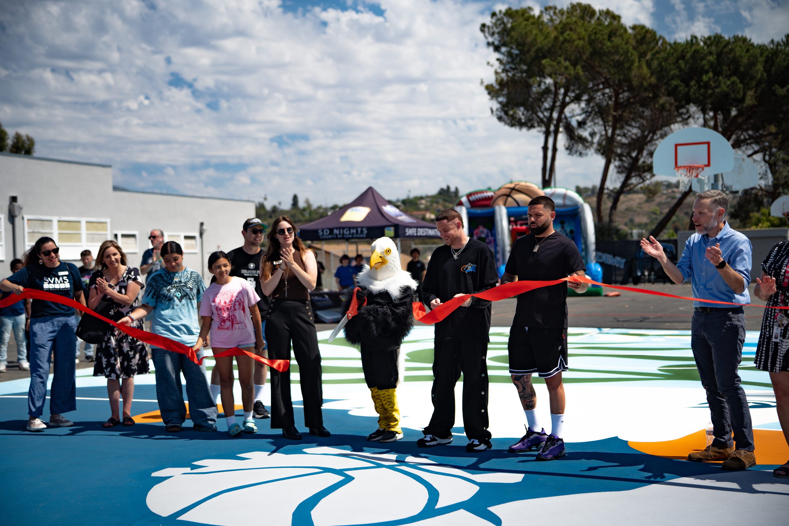 14_RibbonCut2